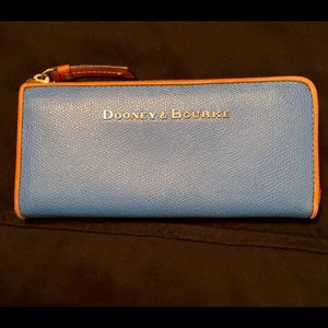 Dooney & Bourke Claremont wallet
